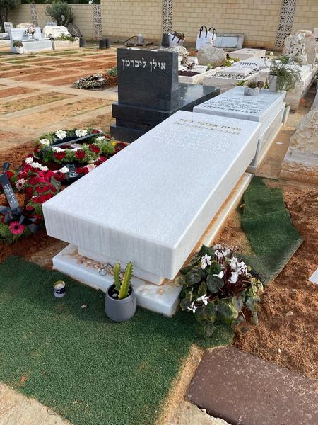 שיש לבן פנינה למצבות 8