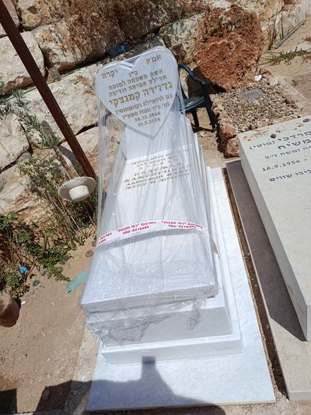 שיש לבן פנינה למצבות 4